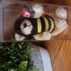 BEE BEAR "BEEZEE" WITH DISPLAY CASE